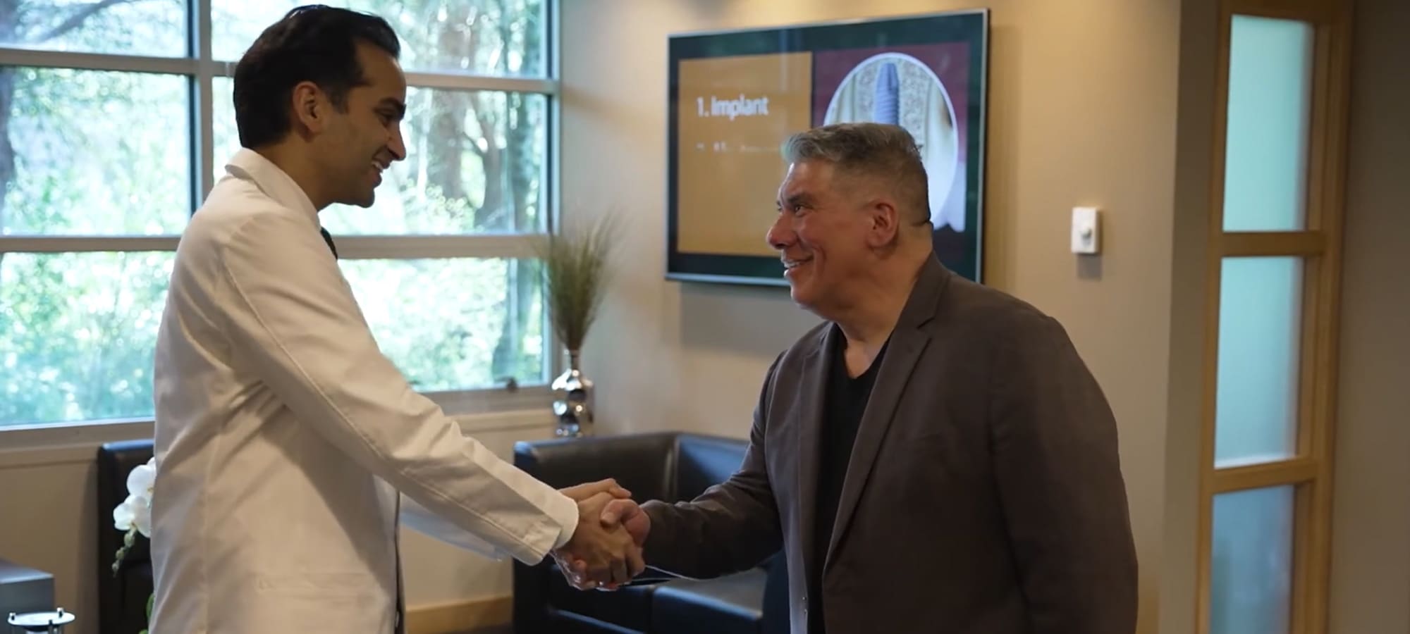 How Full Mouth Dental Implants Can Transform Everyday Life